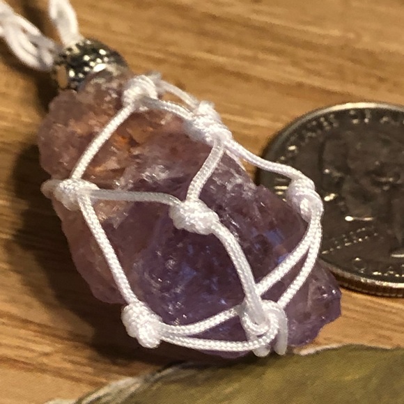 Raw amethyst necklace handmade macrame pouch crystal purple stone small white - Picture 3 of 6